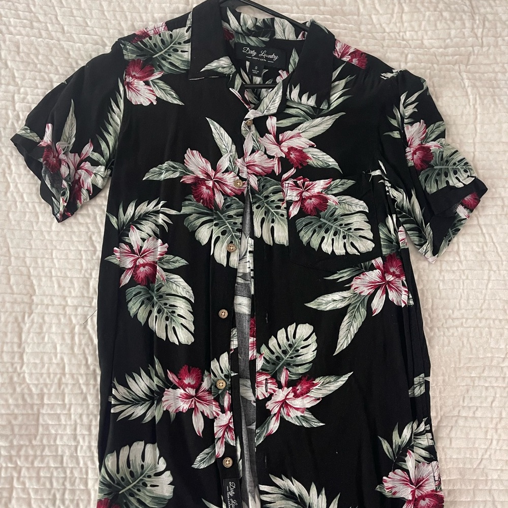 Dirty Laundry Shirt Size Small